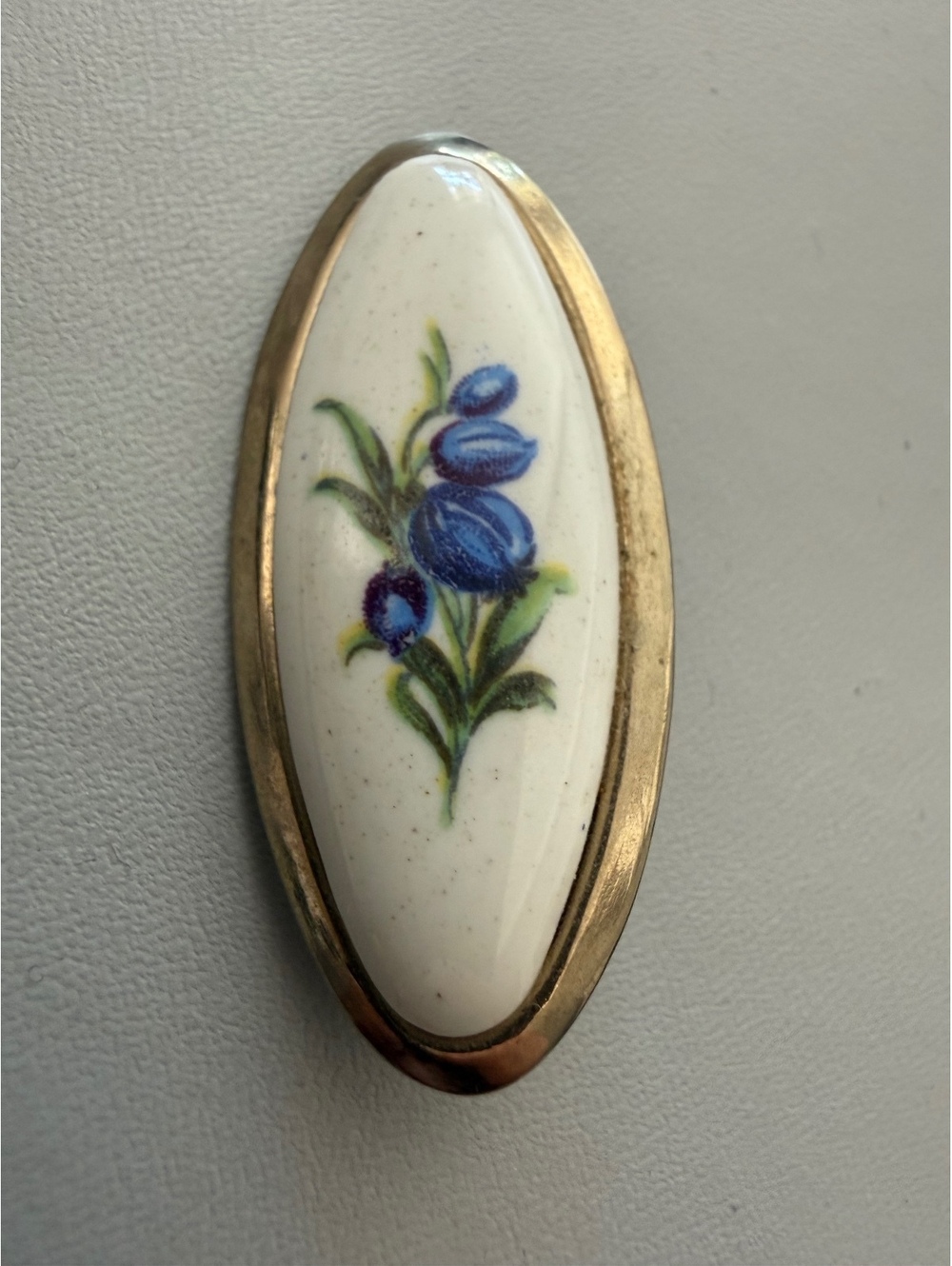 Vintage Oval Floral Porcelain and Gold Tone Brooch Pin
